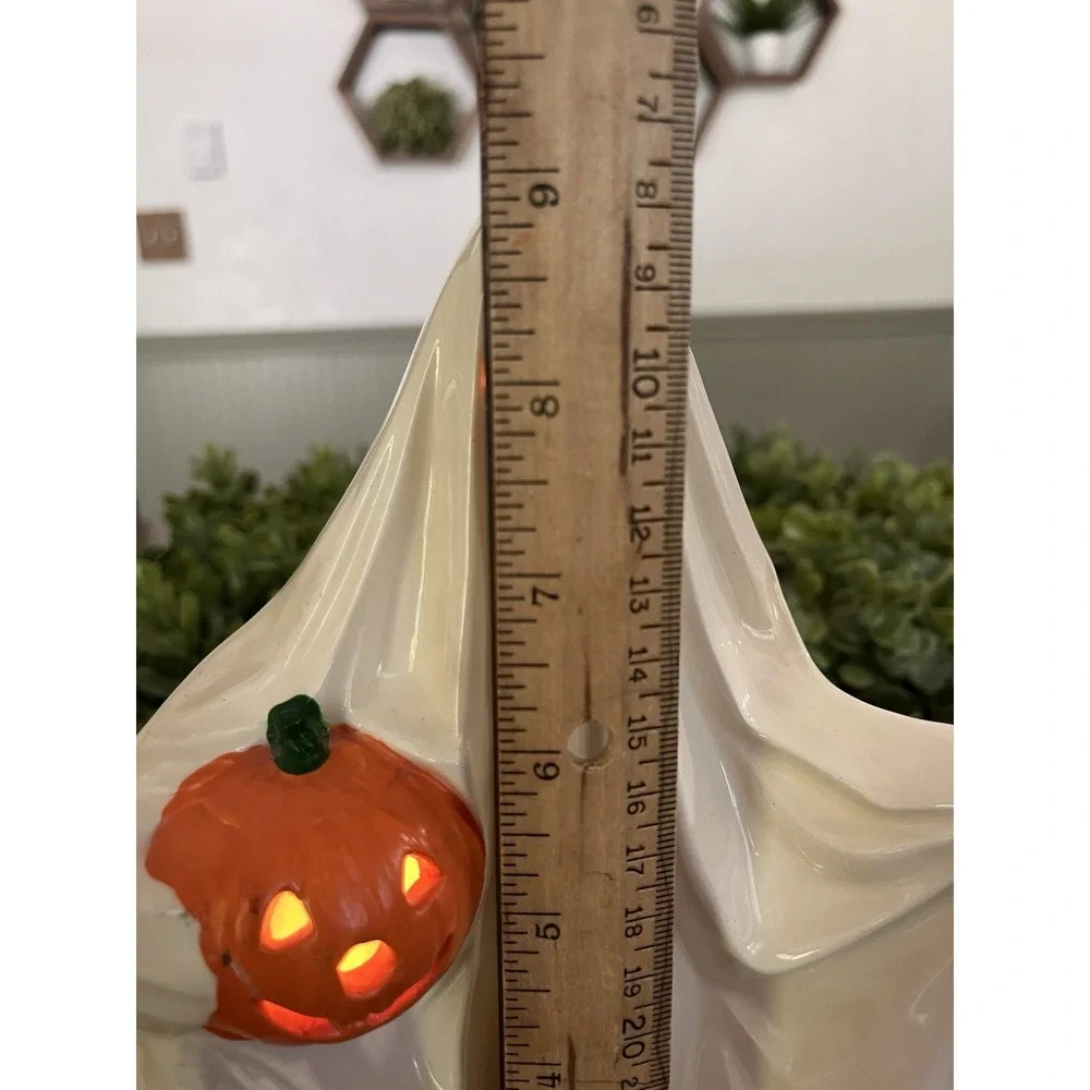 Vintage 1972 Byron Mold Halloween Light Up Ceramic Ghost With Pumpkin